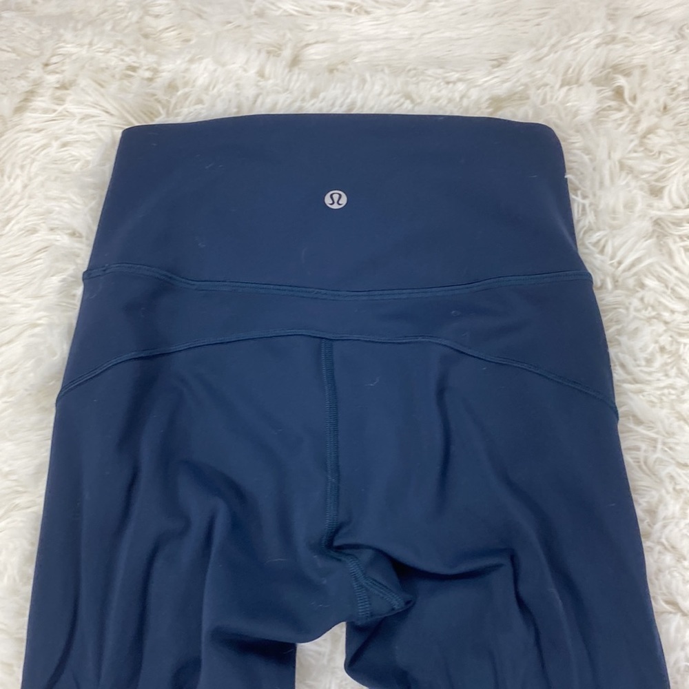 Lululemon In Movement Crop *Everlux 19" True Navy - Picture 5 of 5